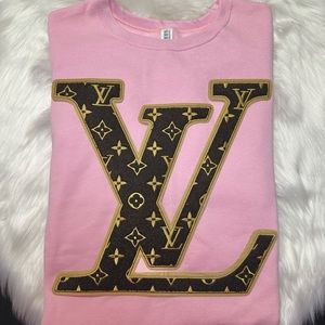 Plus Size LV Chenille Patch Crewneck!!